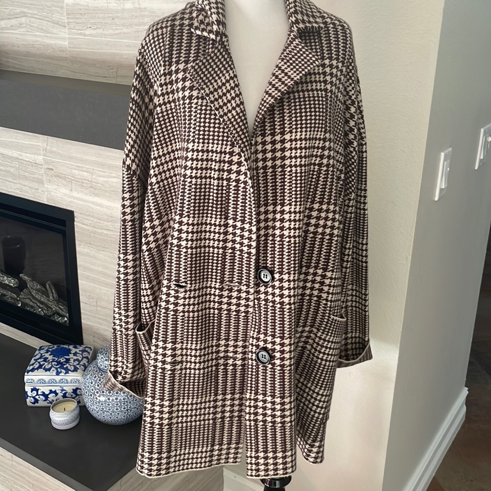 Zara brown/ tan houndstooth coat